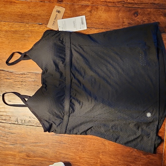 Athleta Tops - ATHLETA FLOW TANK NWT XL